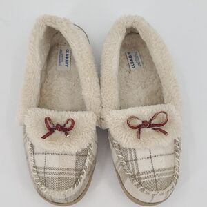 Old Navy Cream Cozy Slippers